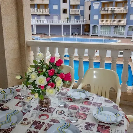 Con Aire Acondicionado Y Piscina