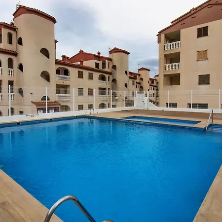 Con Aire Acondicionado Y Piscina